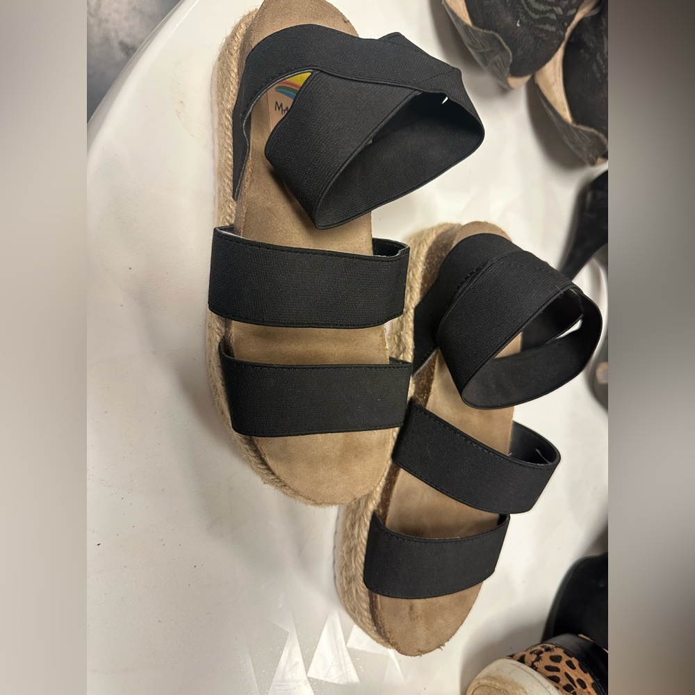 Elegant Black Espadrille Sandals